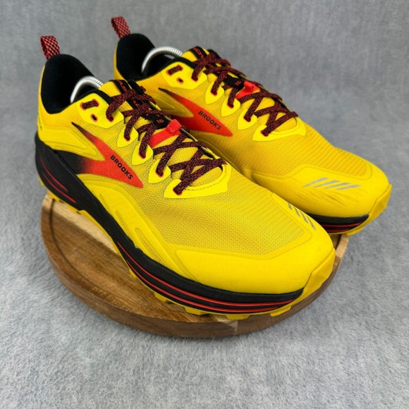 Brooks Vibrant Yellow and Black Running Shoes - Picture 2 of 10